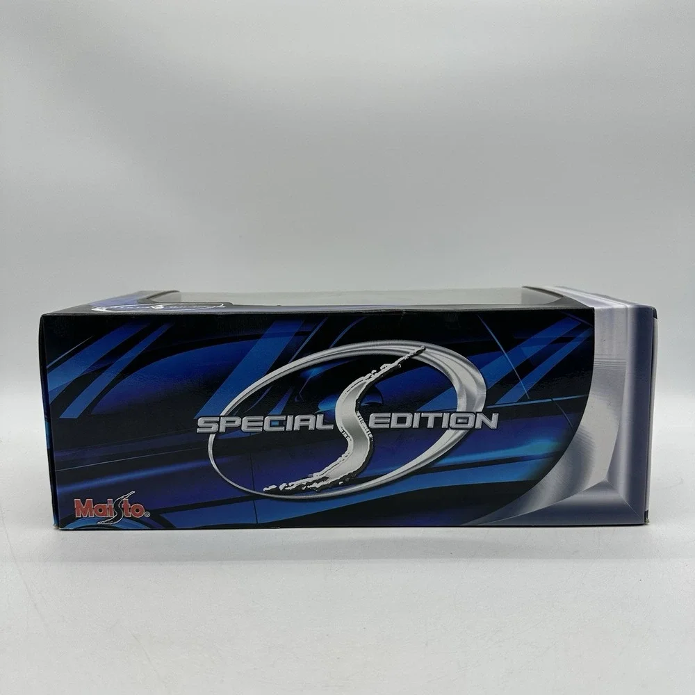 2005 Maisto 31827 Special Edition Ford GT90 White 1:18 Scale Die-Cast Metal Car